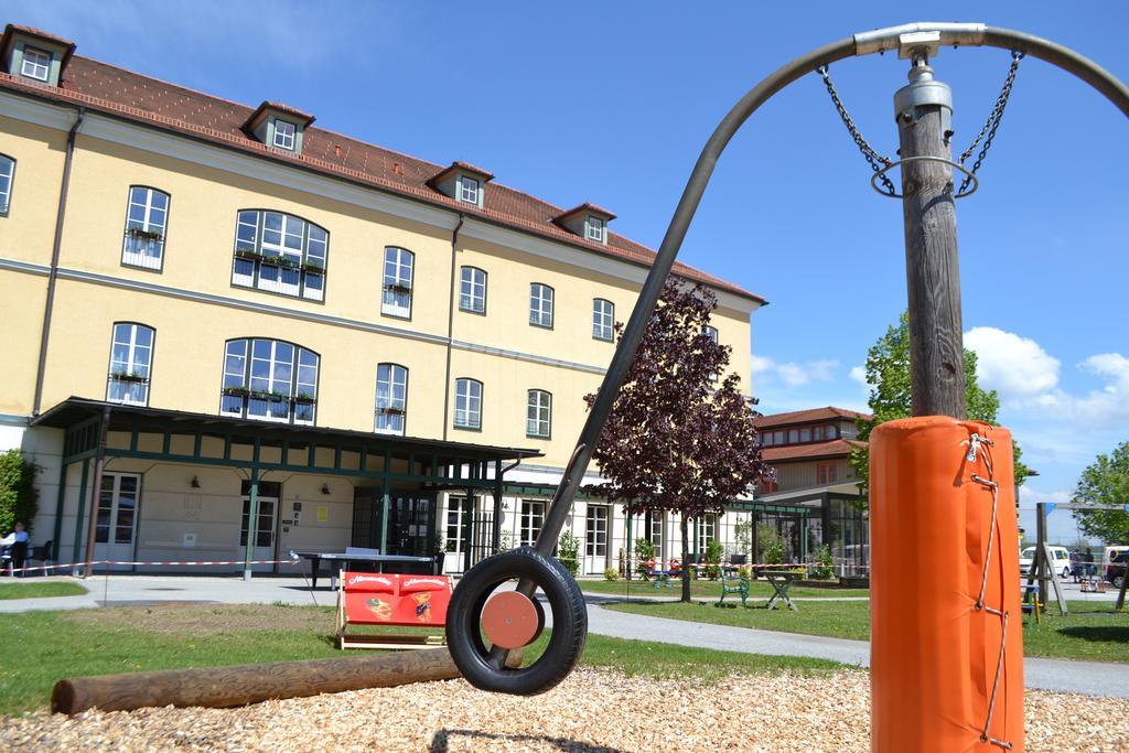 JUFA Hotel Fürstenfeld Exterior foto
