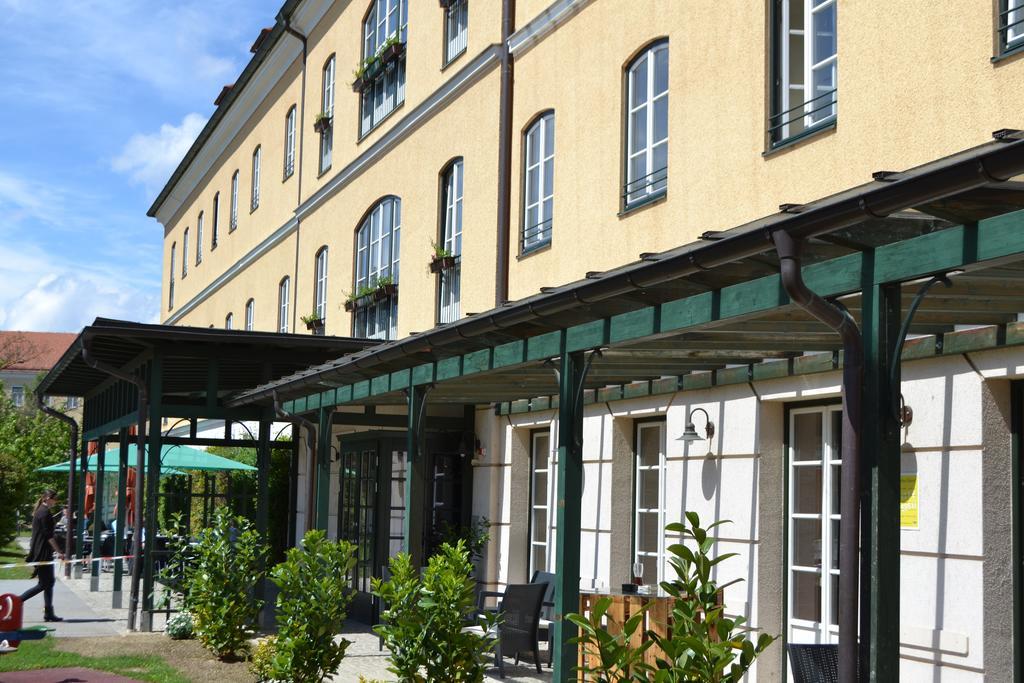 JUFA Hotel Fürstenfeld Exterior foto