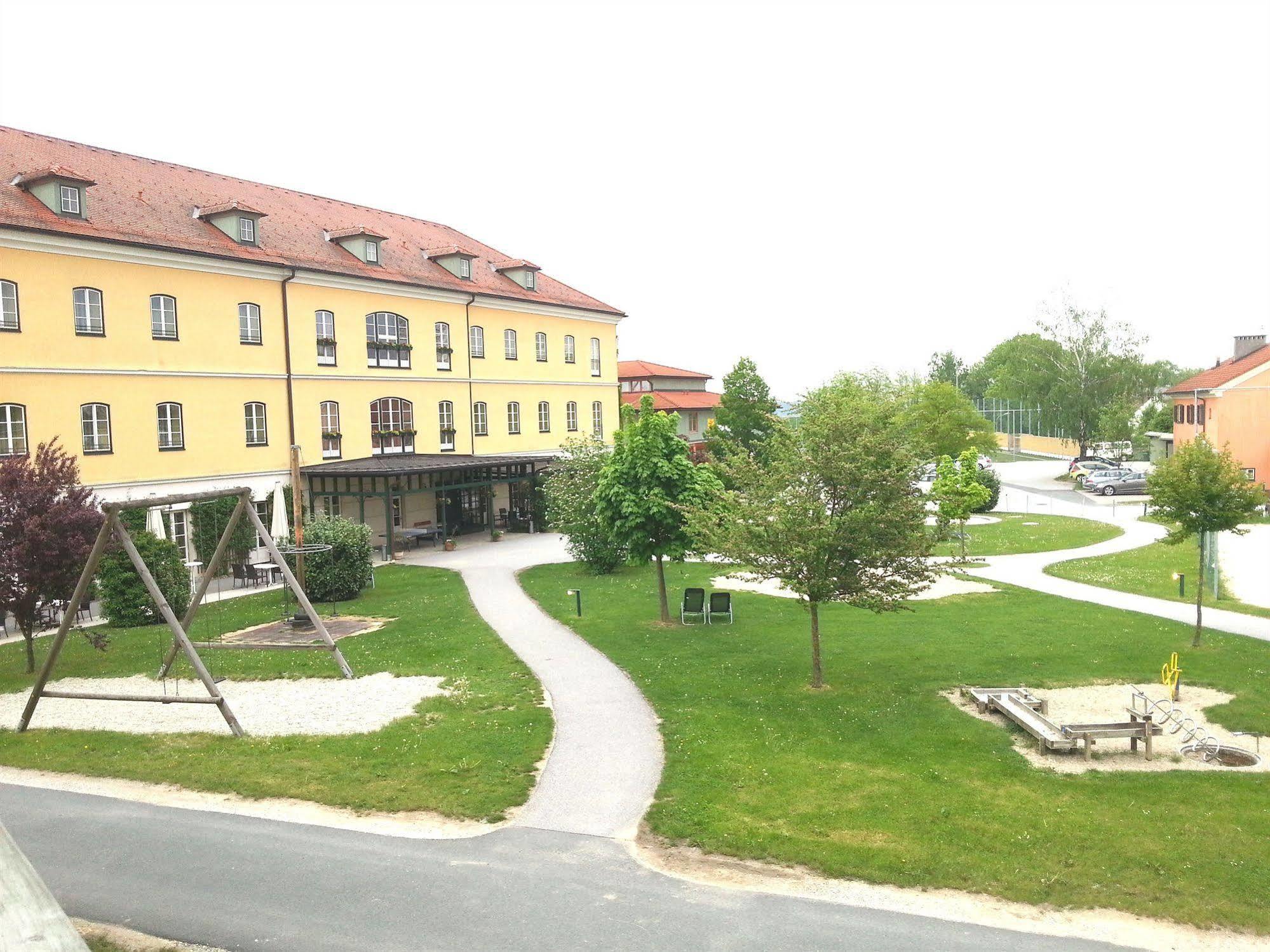 JUFA Hotel Fürstenfeld Exterior foto